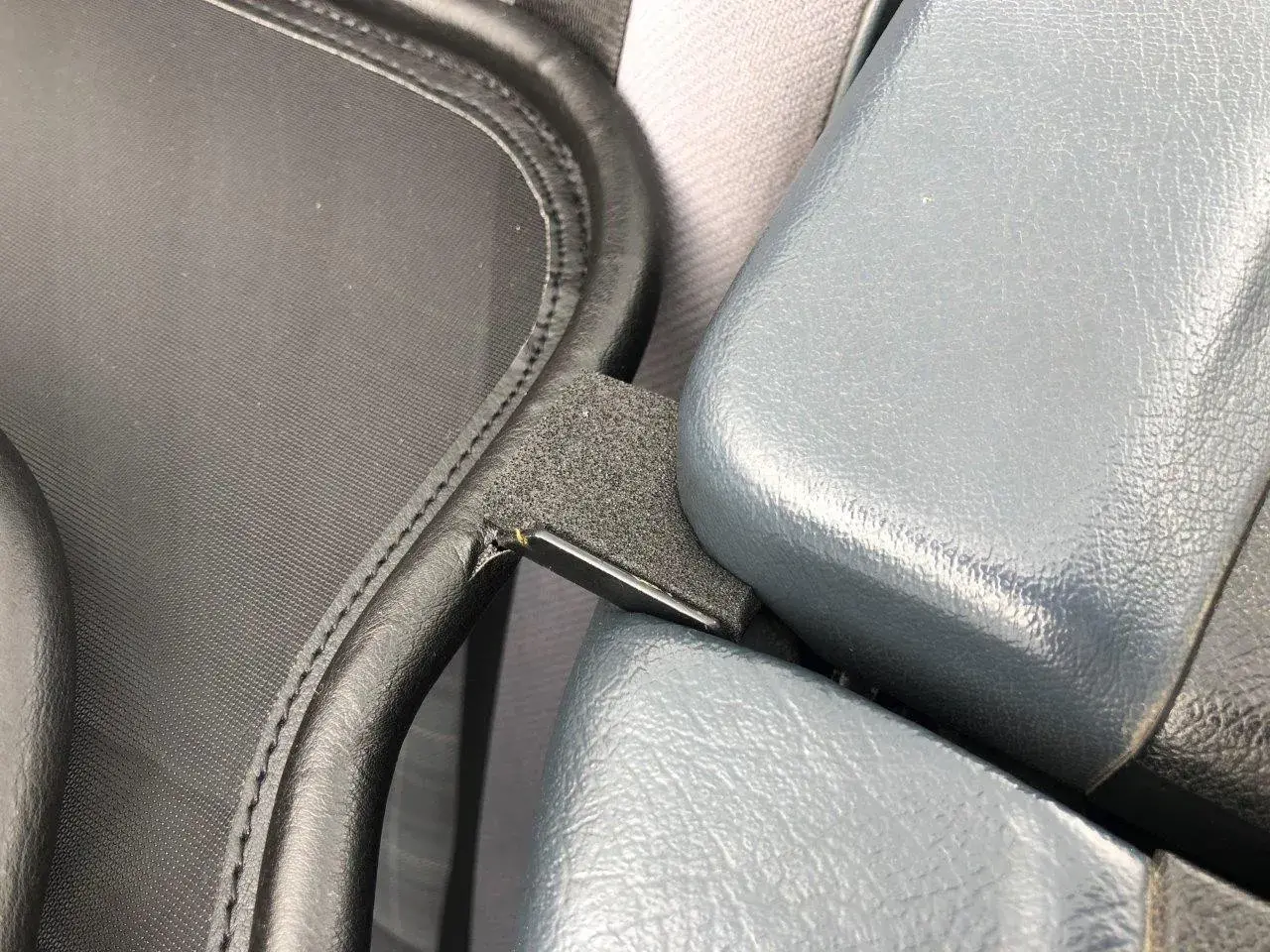 Guarda-vento para BMW E30 descapotável ano 82-93 - Vista 3